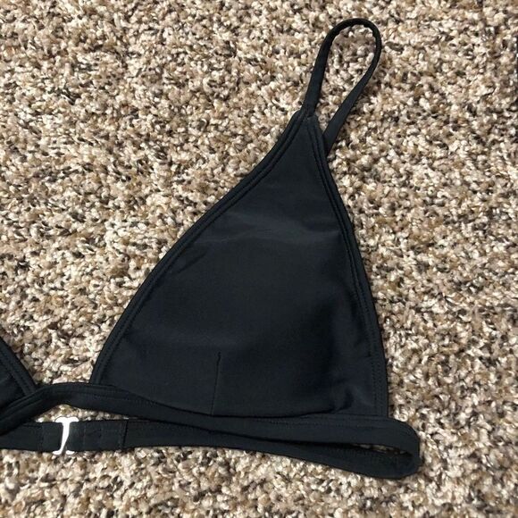 Black triangle bikini top w adjustable straps - Picture 3 of 6